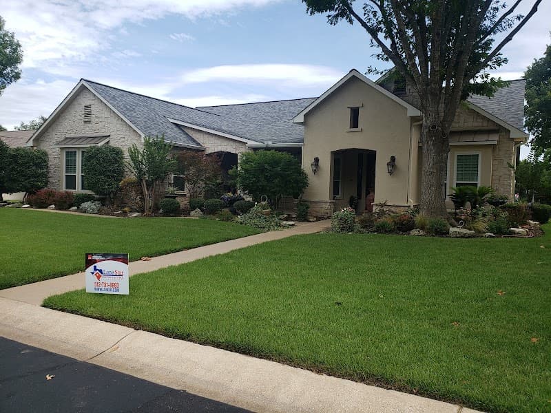Lone Star Roofing & Gutters